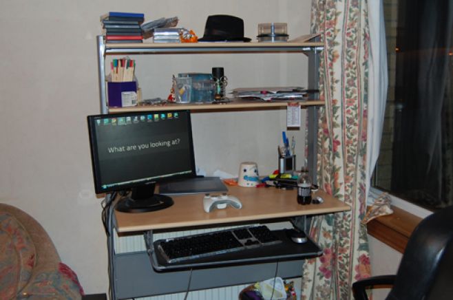 Young Web Enthusiast’s Desk Young Web Enthusiast’s Desk