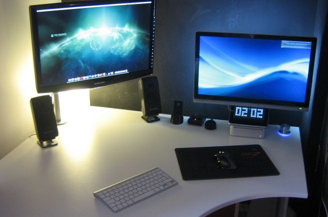 15 Year Old Dual Monitor Bedroom Office