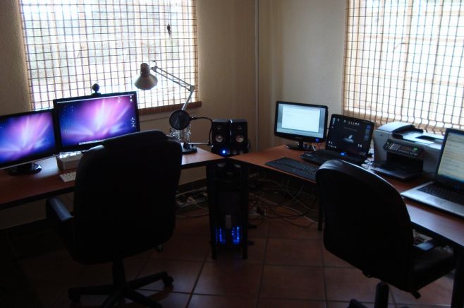 Ryno Burger’s Home Office Setup